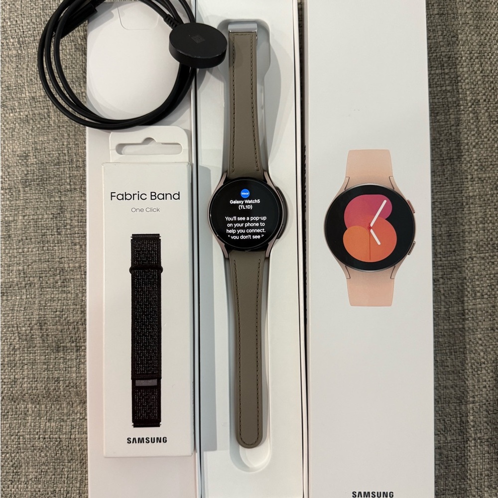 Samsung Smartwatch with Black and Tan Bands